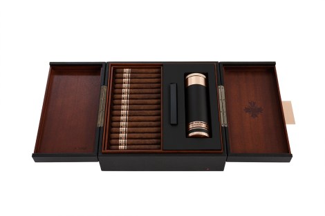 Comador-Humidor-Open