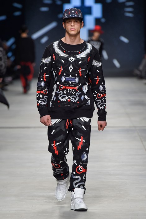 Marcelo-Burlon-County-Of-Milan-Menswear-Fall-WInter-15-16-Show-Milan-Men-Fashion-Week-Look-17